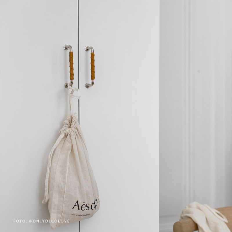 Håndtak 1353 - Forniklet/natur lær