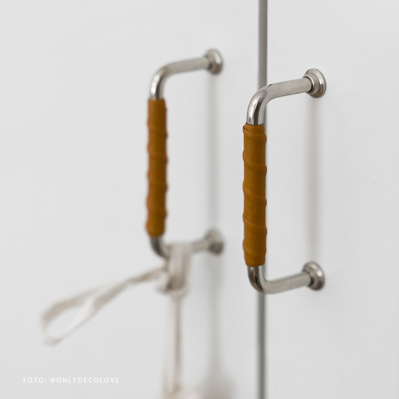 Håndtak 1353 - Forniklet/natur lær