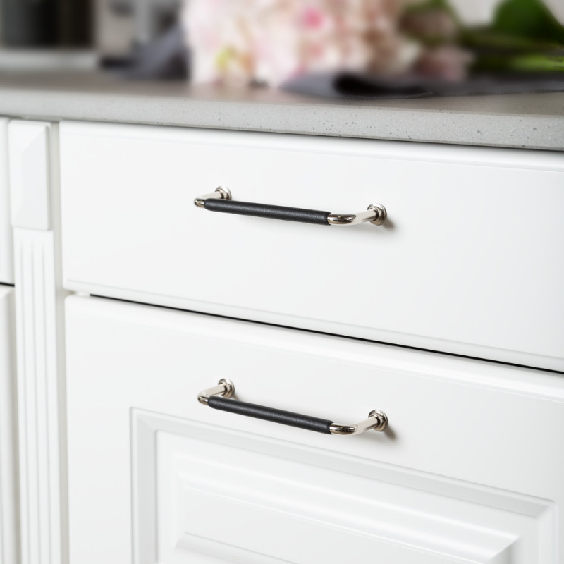 Håndtak 1353 - Polert messing/lærinnpakket brunt