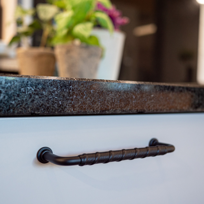 Håndtak 1353 - Svart/svart lær