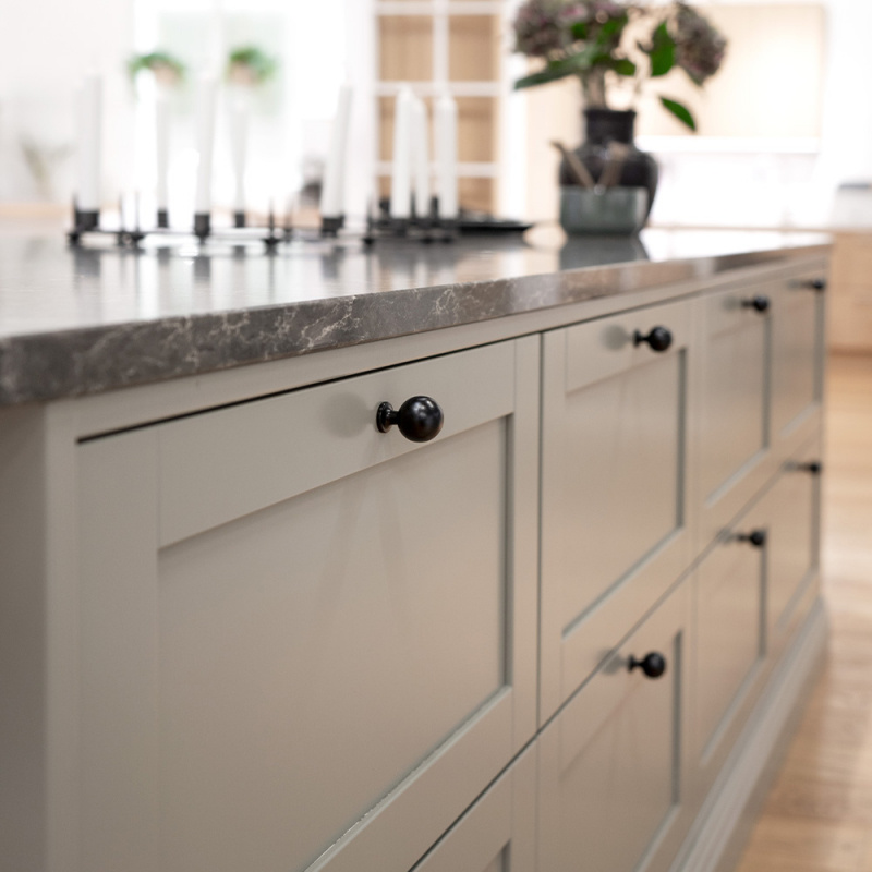 Knott Lily - 30mm - Matt svart