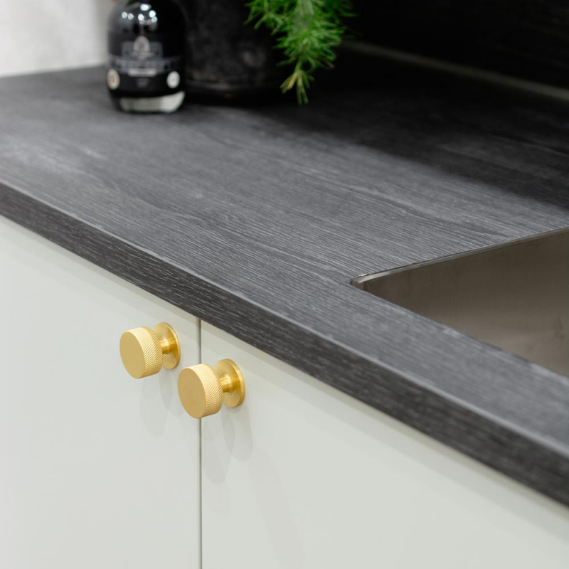 Knott Crest - 26mm - Messing