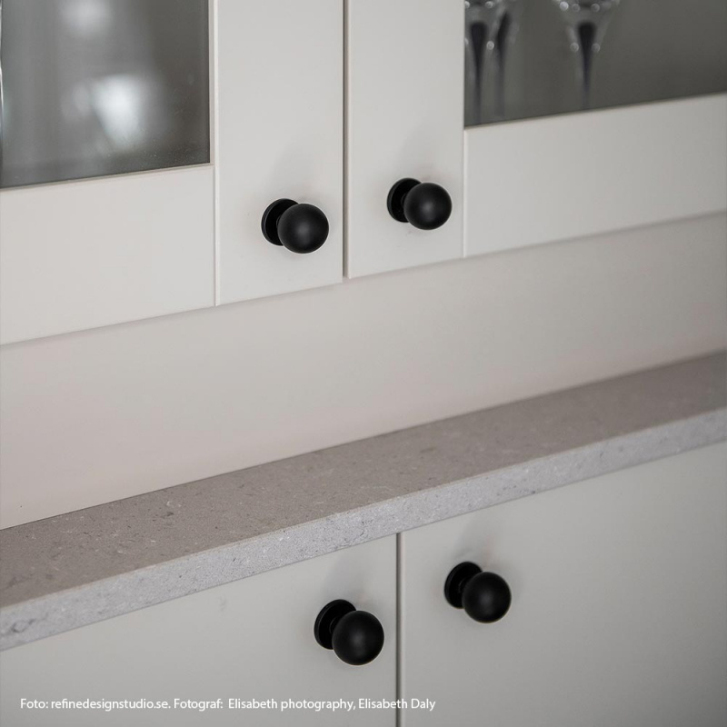 Knott Solliden Mattsvart