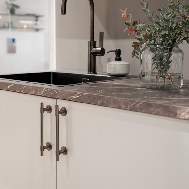 Håndtak Uniform - 128mm - Brunet messing