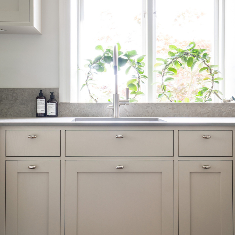 Knott T Oliver - Forniklet