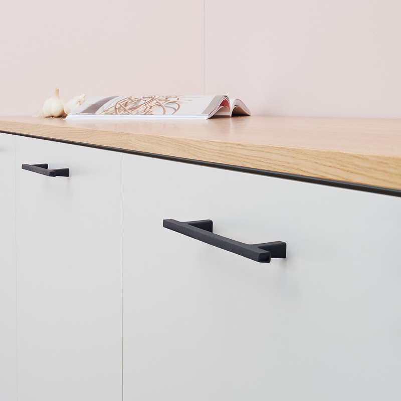 Håndtak Pen - 128mm - Støpejern svart