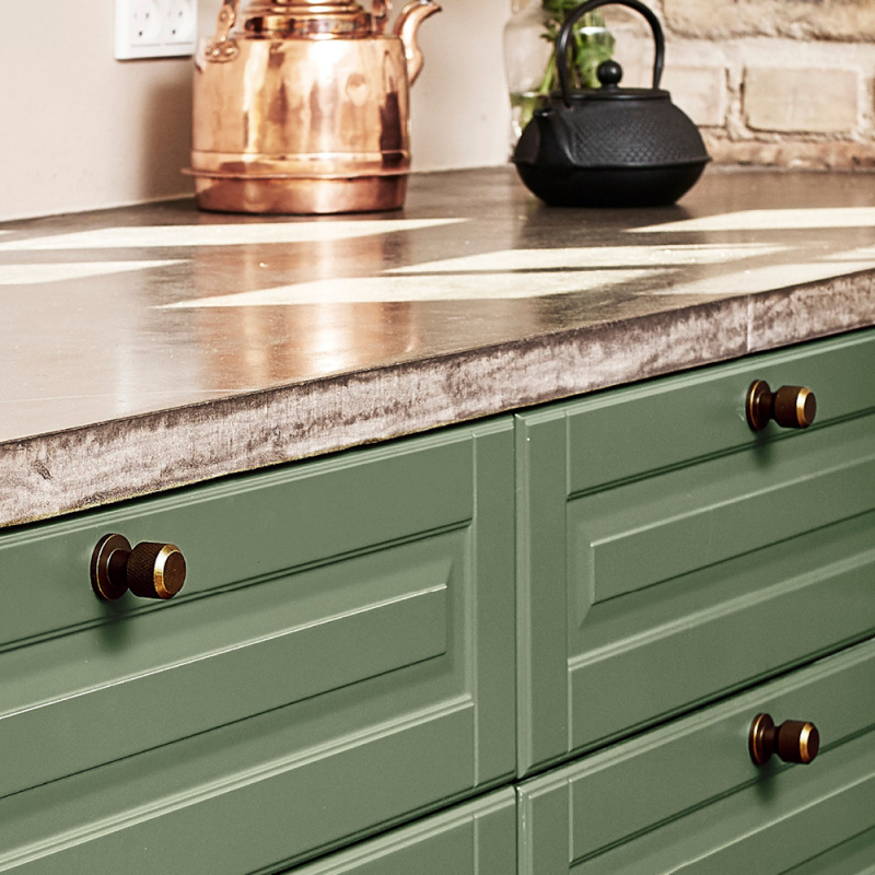 Knott Manor Round - Antikk messing