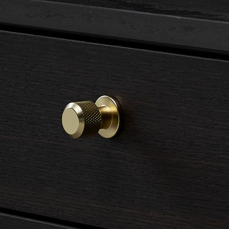 Knott Manor Round - Gull