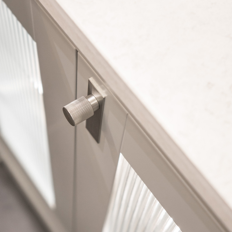 Knott Arpa - Bakplate - Rustfri look