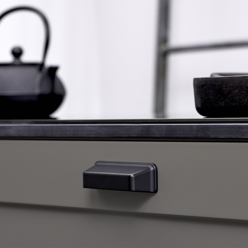 Skålhåndtak Equester - 64mm - Matt sort