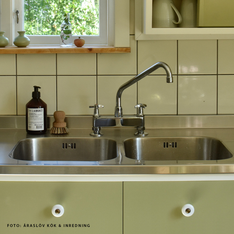 Knott 409 - Antikk/Porslin