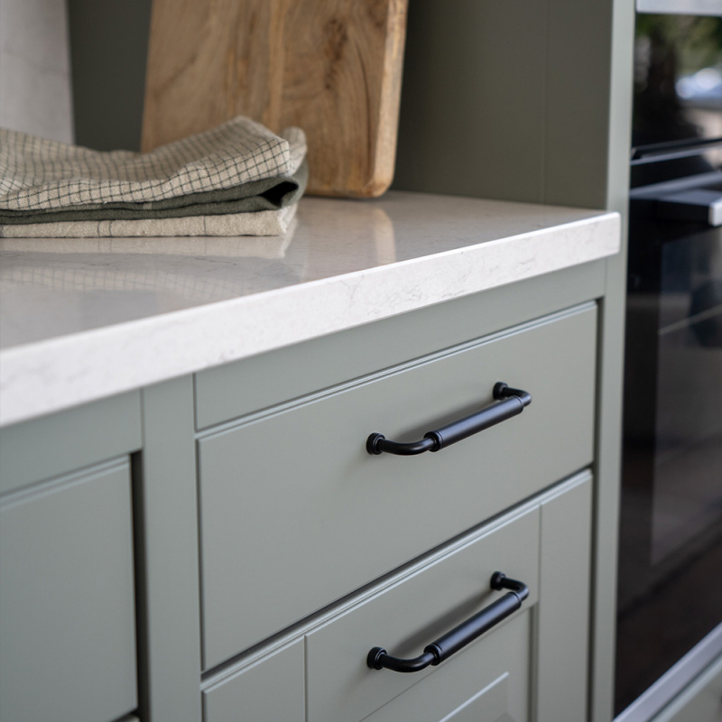 Håndtak Brohult M - 128mm - Svart/Svart