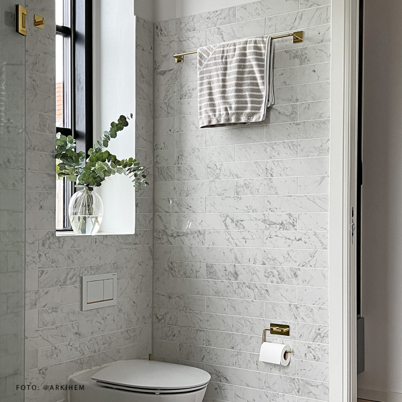 Base 200 - Håndklestang - Messing