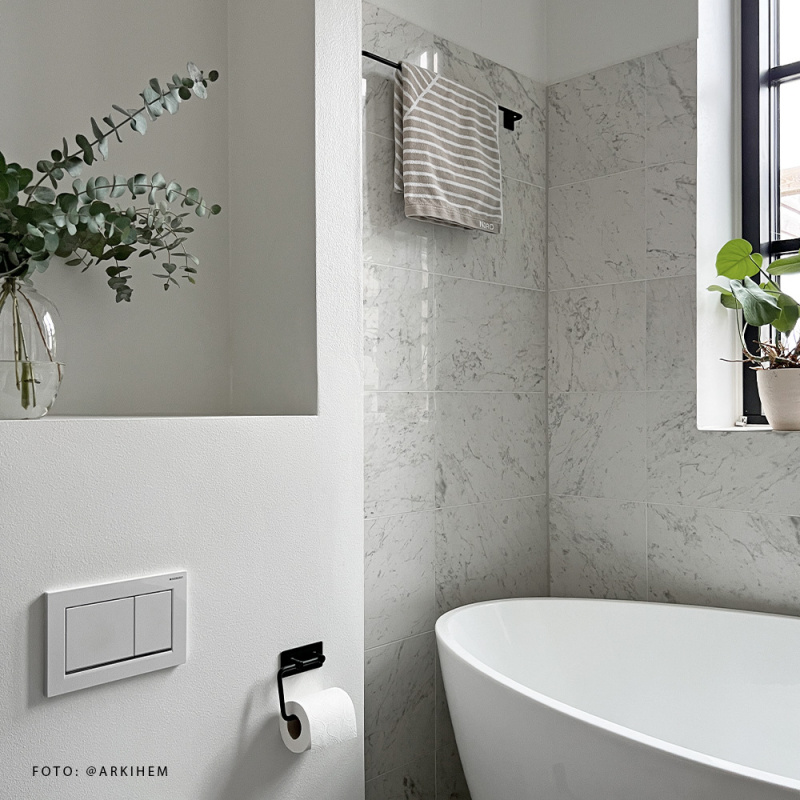 Base 200 - Håndklestang - Matt sort