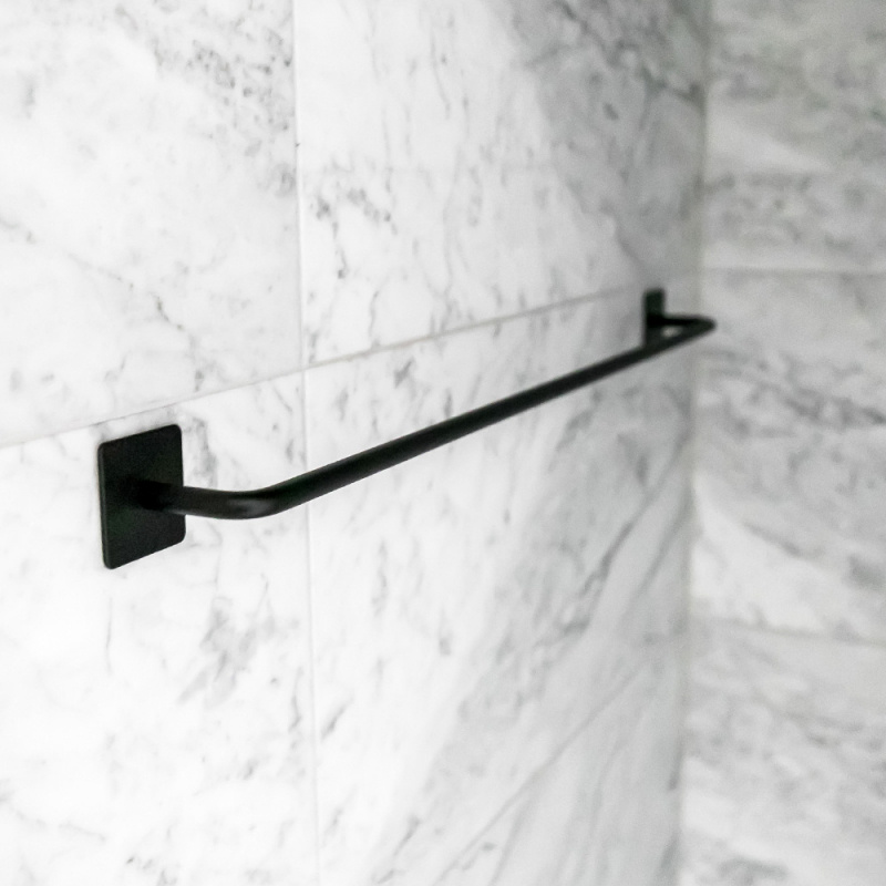 Base 200 - Håndklestang - Matt sort