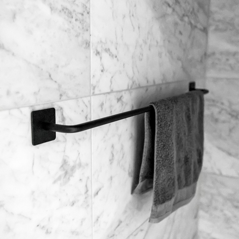 Base 200 - Håndklestang - Matt sort