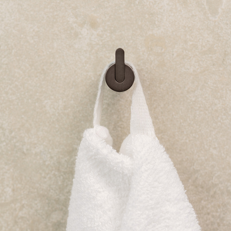 Flow - Enkel knagg - Brunet messing