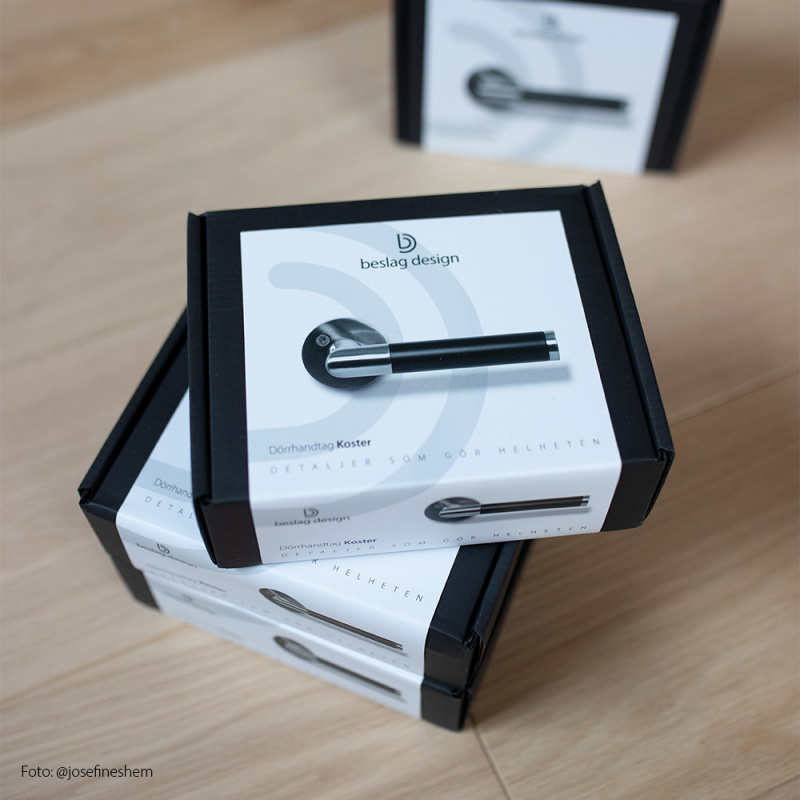 Dørhåndtak Koster - Mattbørstet Krom/Sort