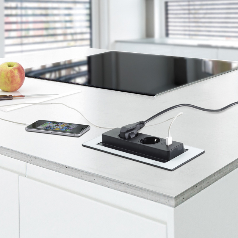 Powerbox Backflip - Strømuttak og USB-C - Rustfri look