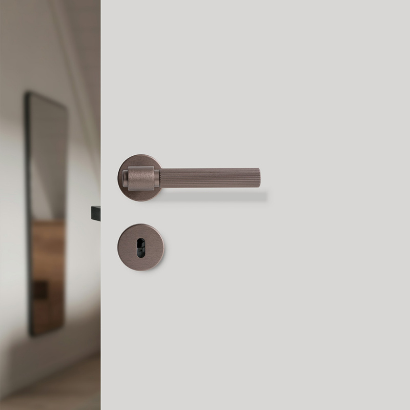 Dørhåndtak Helix 200 Stripe - Mørk bronse