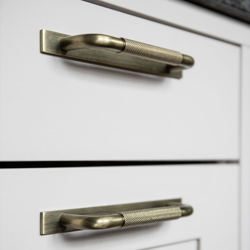 Håndtak Helix - Brikke - Antikk bronse