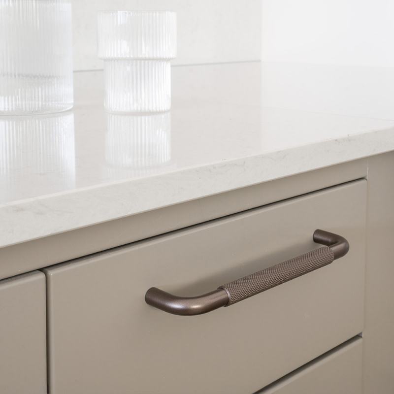 Håndtak Helix - Mørk bronse