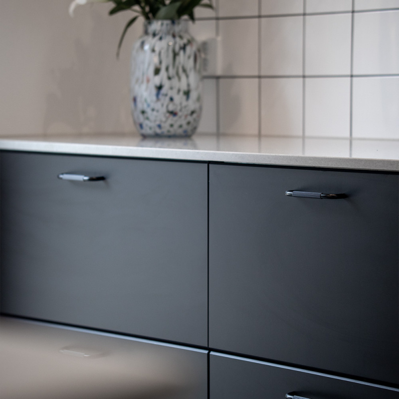 Håndtak Helix Stripe - Matt Svart