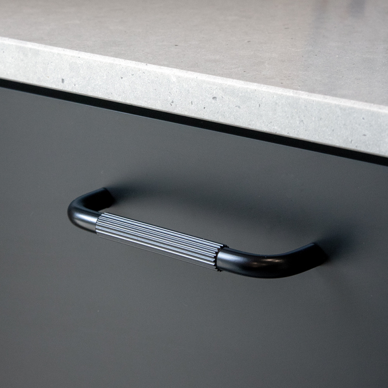 Håndtak Helix Stripe - Matt svart