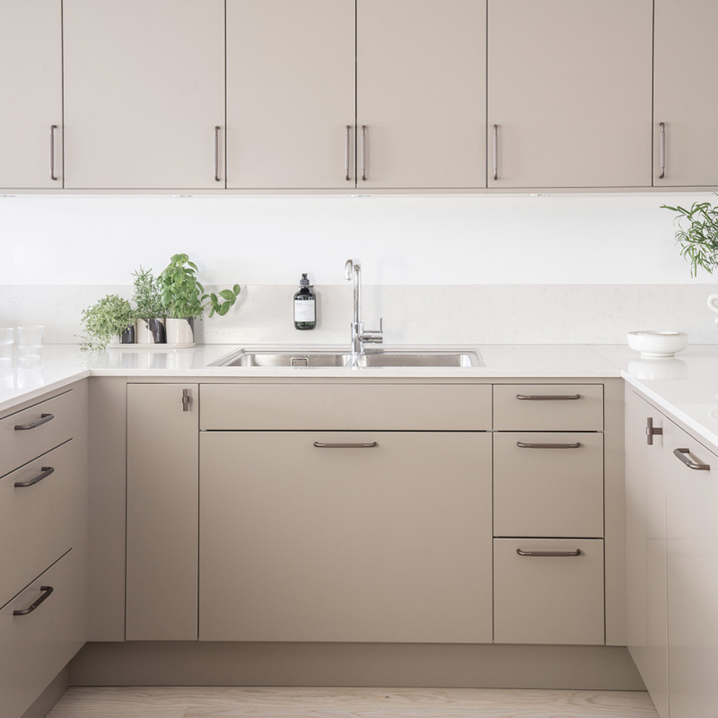 Håndtak Helix Stripe - Mørk bronse