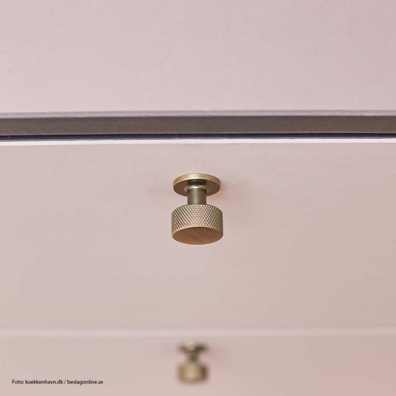 Knott Crest - Antikk bronse