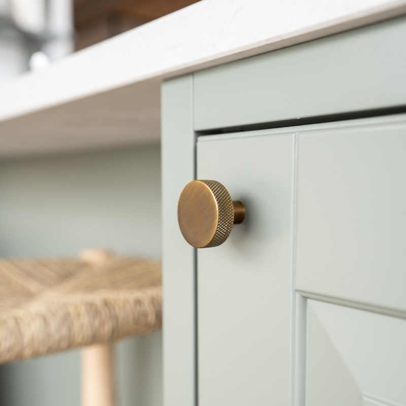 Knott Flat - Antikk bronse