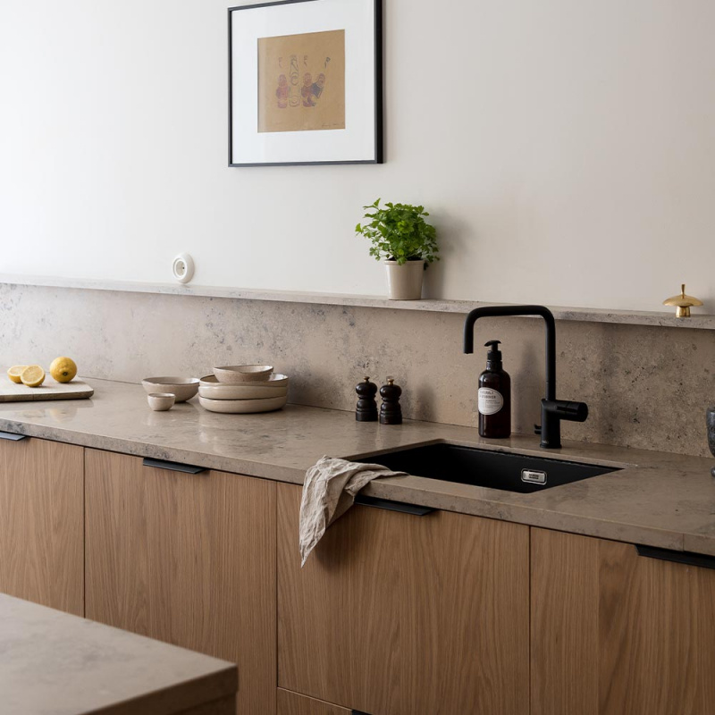 Håndtak Vann matt svart hjemme hos Elin Skoglund