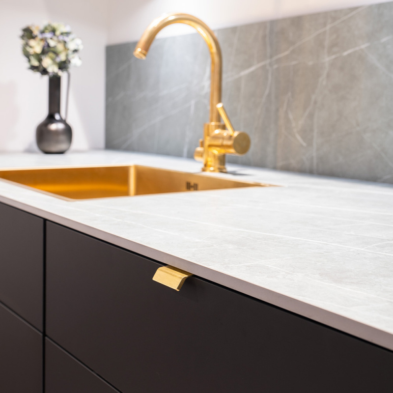 Profilhåndtak Side - Børstet messing